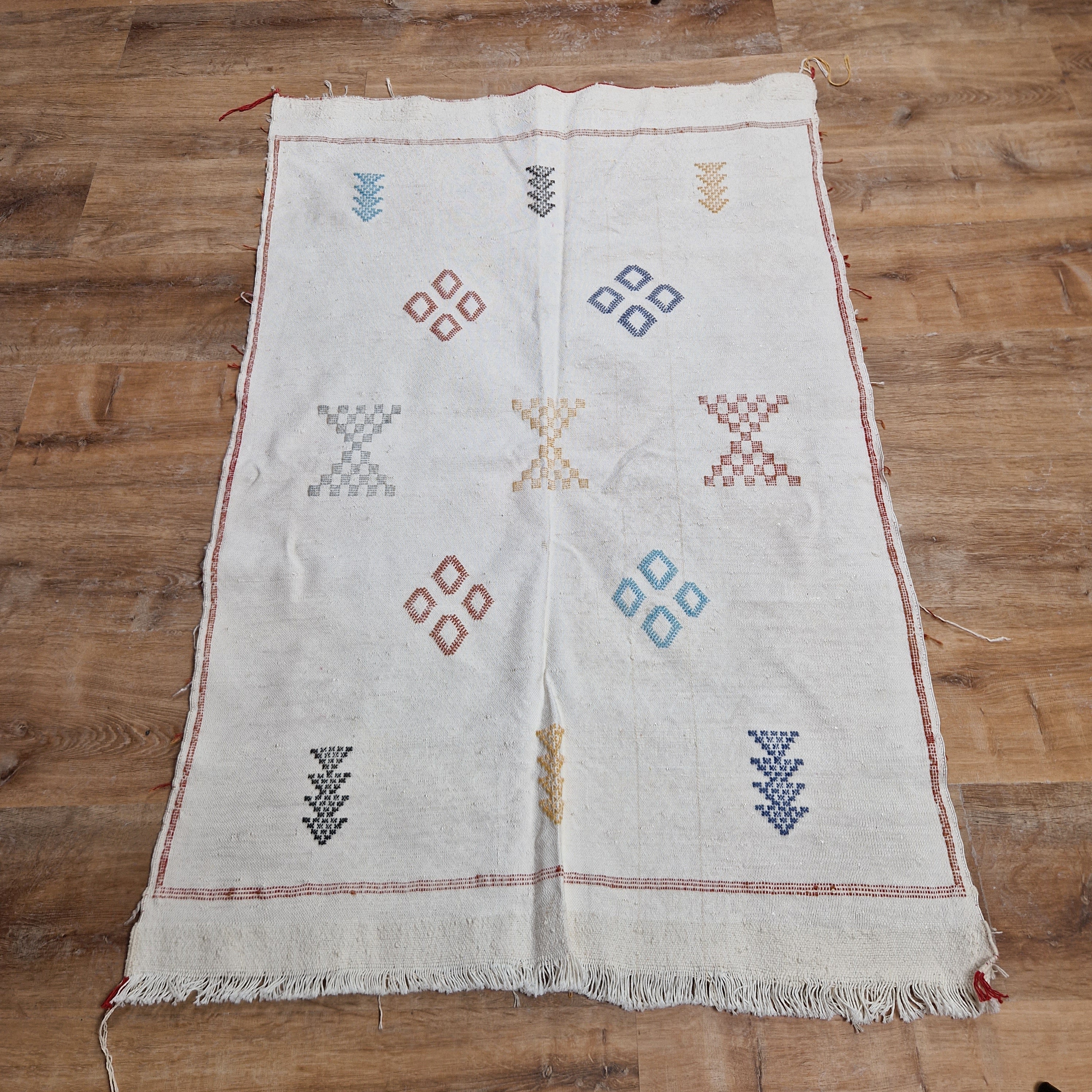 Moroccan Cactus Silk Rug white