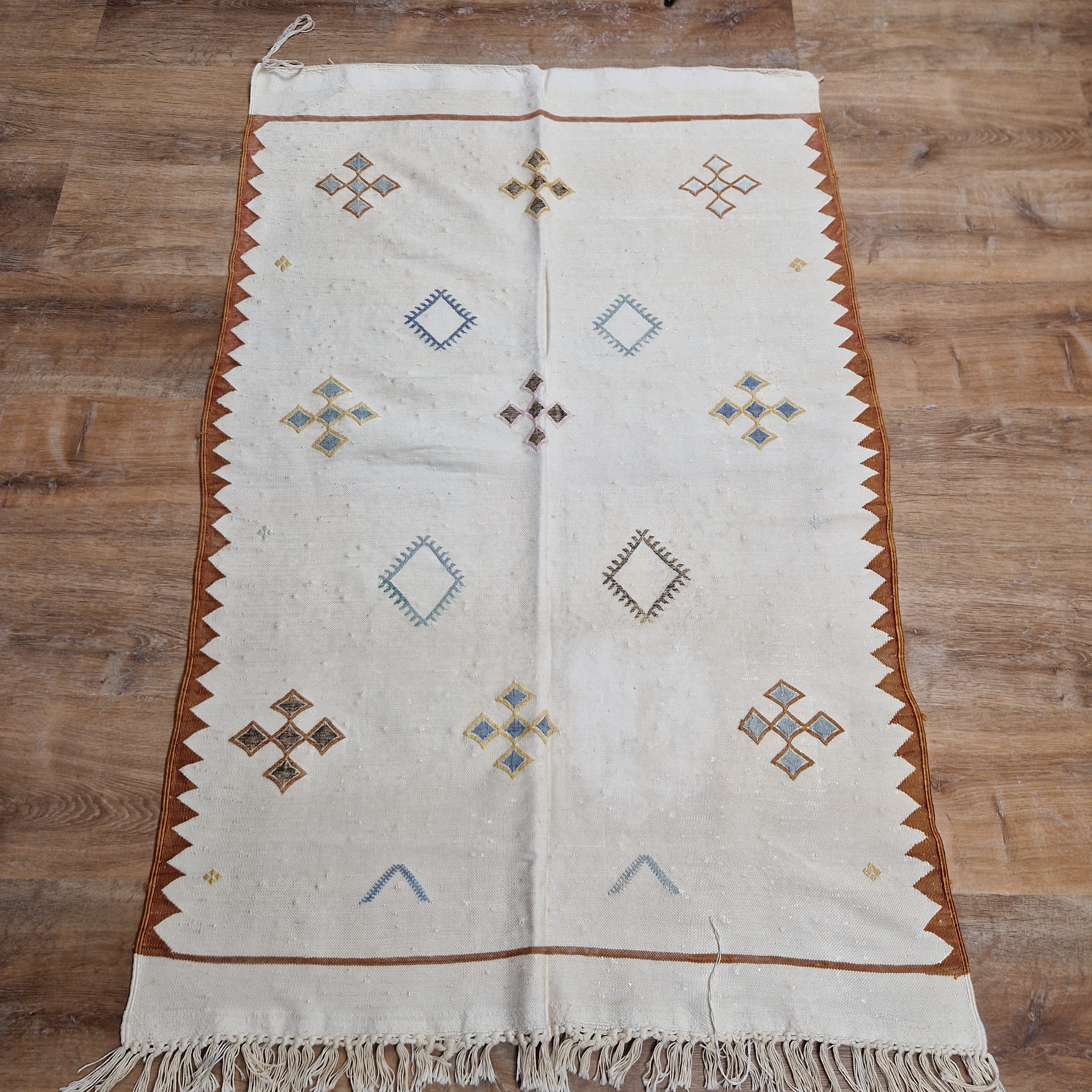 Moroccan Cactus Silk Rug white