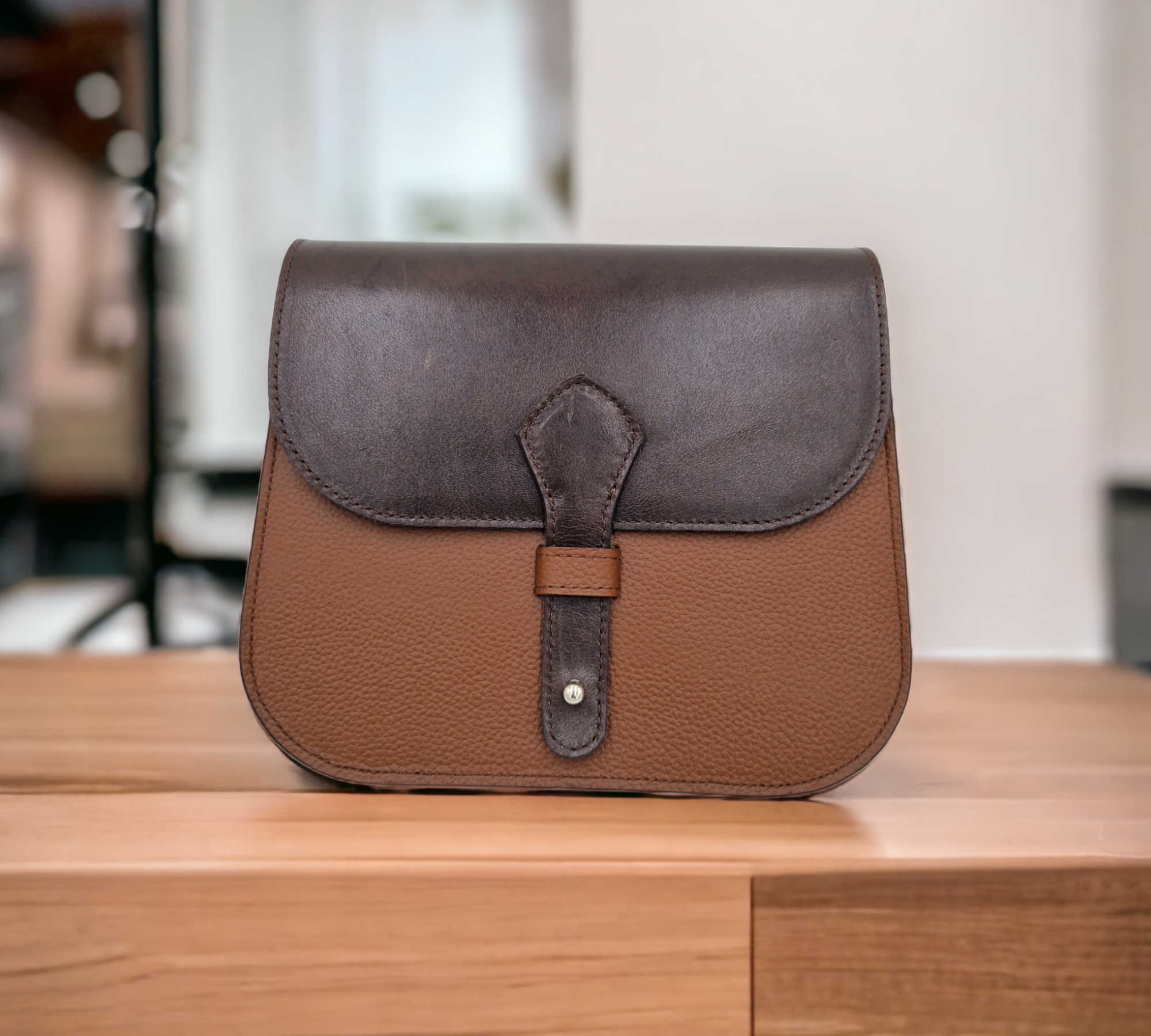 CROSSBODY BAG -BROWN