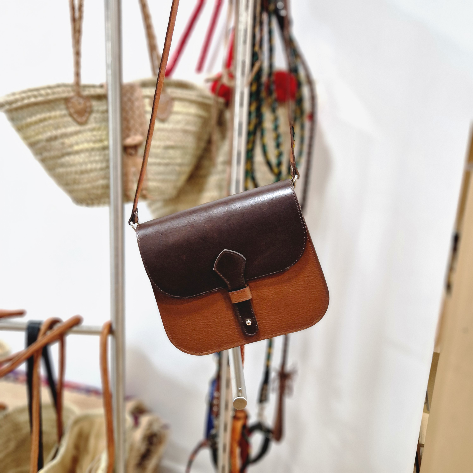 CROSSBODY BAG -BROWN