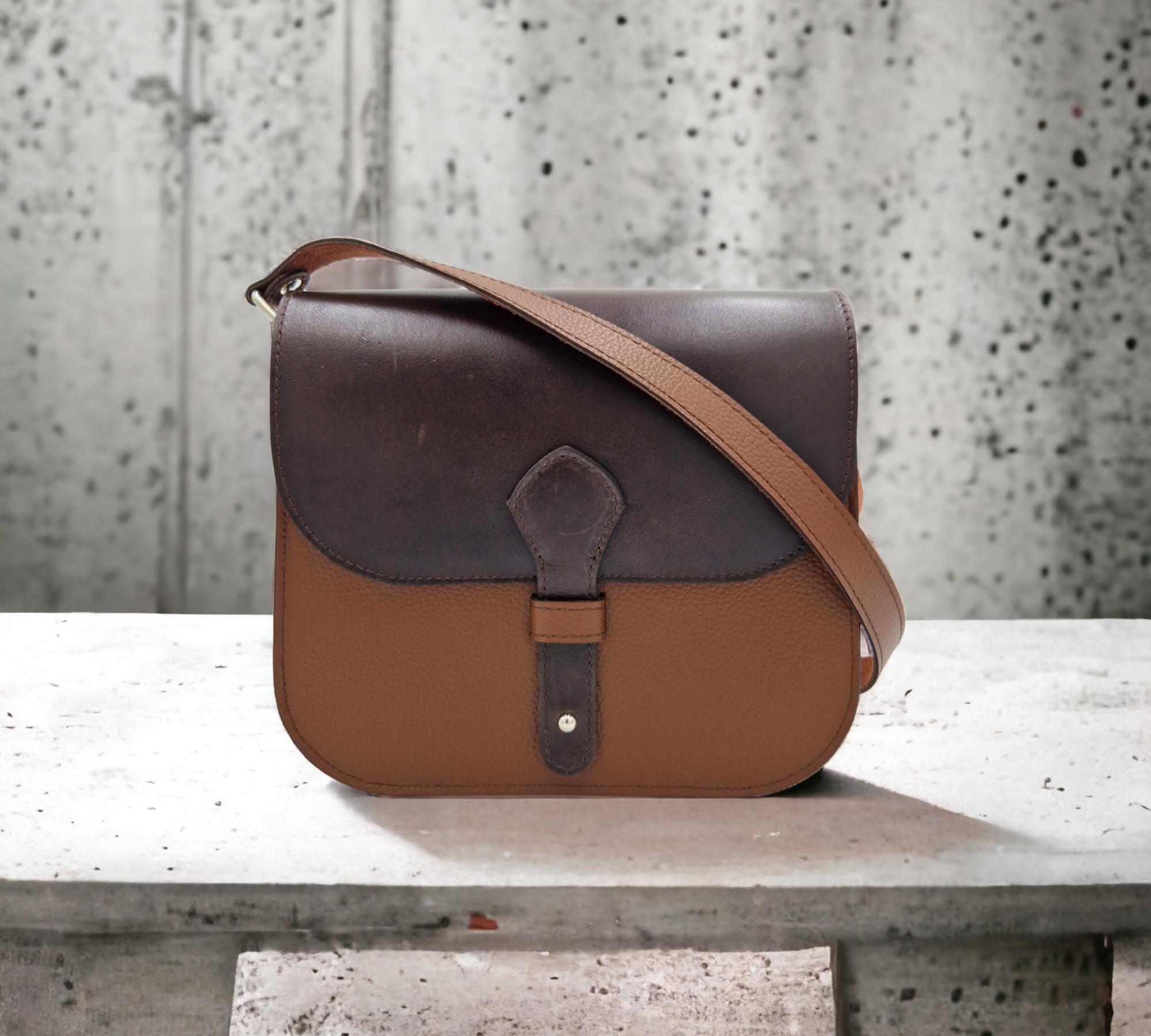 CROSSBODY BAG -BROWN