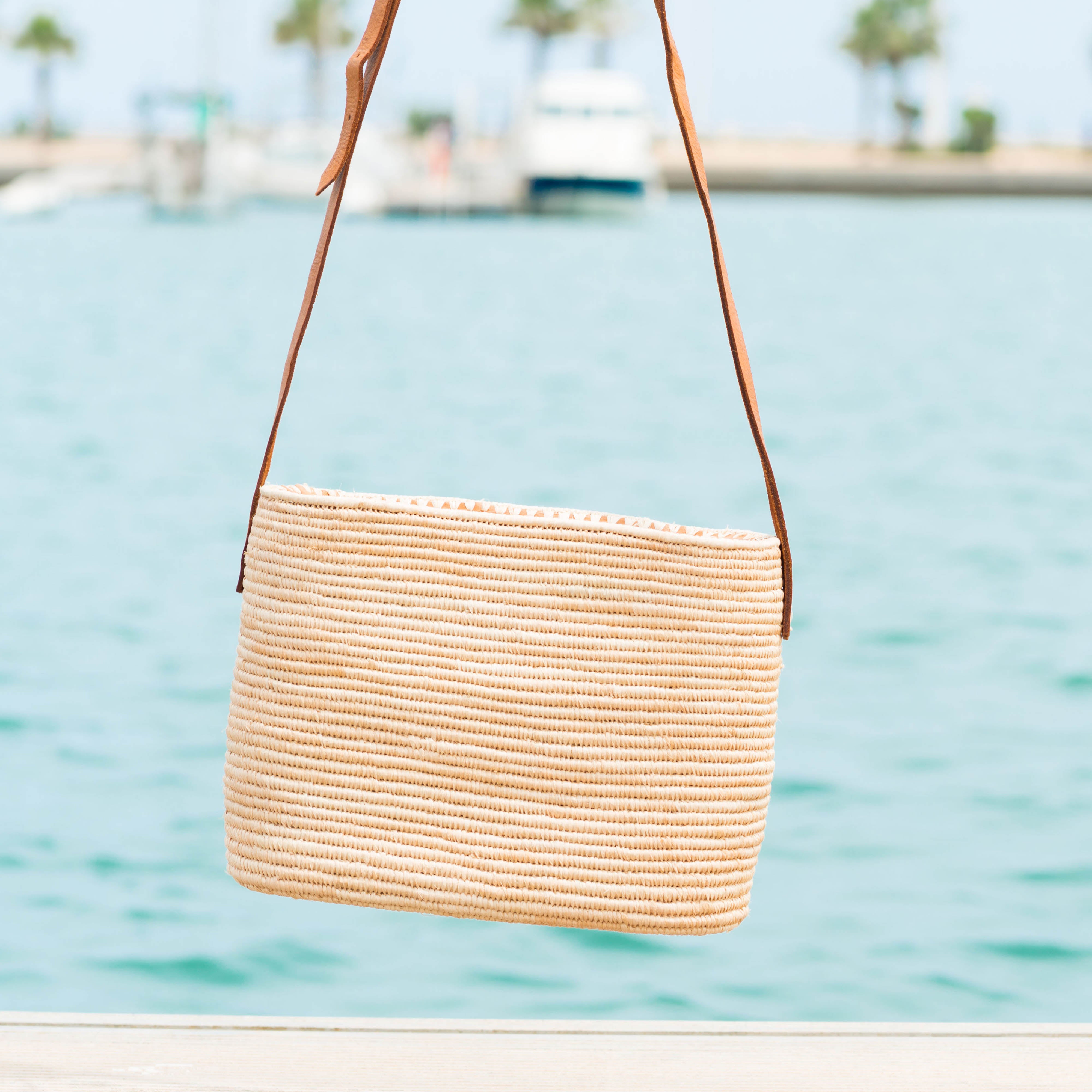 RAFFIA HANDBAGS